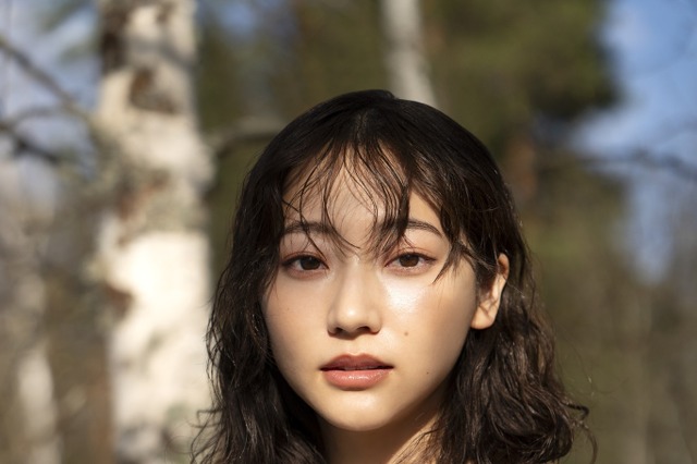 芸能活動10周年の武田玲奈、“サウナの母国”フィンランドで撮り下ろした写真集発売へ 画像
