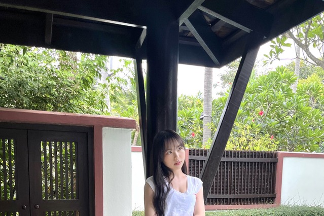NMB48田中美空、“太もも”大胆露出の超ミニ丈ショット!ファン「脚長っ」「ステキー!!」 画像