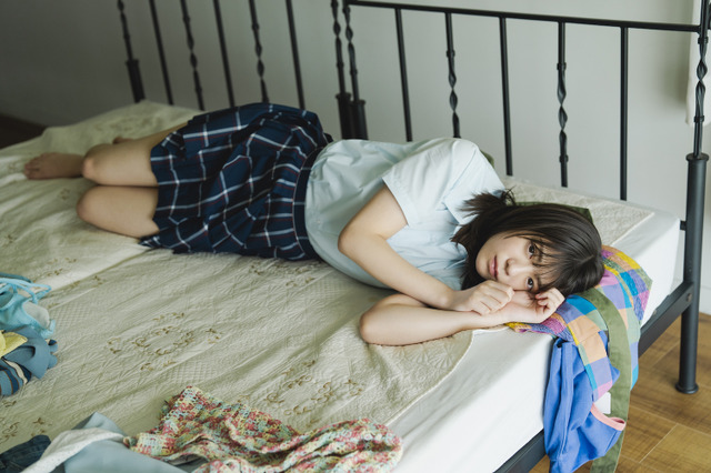 乃木坂46 冨里奈央が制服姿で夏の美少女に……「B.L.T. SUMMER CANDY2024」登場 画像