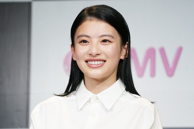 出口夏希、デニムコーデで「non-no」表紙に登場！ 画像