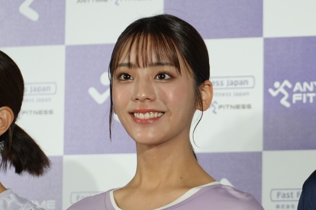 貴島明日香、こだわり満載マニアックな新ゲーミングルーム紹介 画像