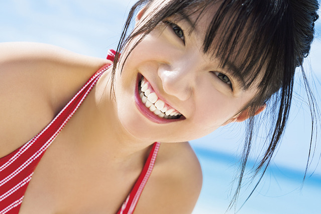 “夏の美少女感”全開! 石井優希、1st写真集の表紙は19歳のフレッシュビキニ 画像