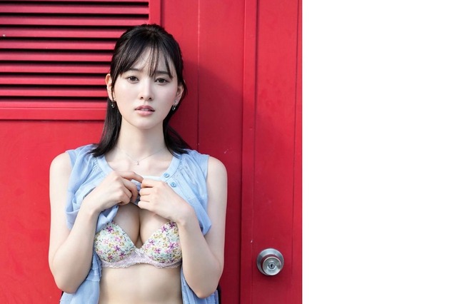 兒玉遥、ワンピをたくし上げたセクシー&大胆な姿にファン「ドキッとした」「最高の理想的なBODY」 画像