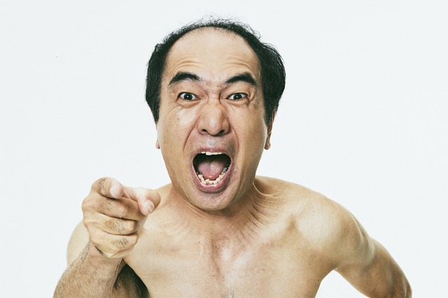 江頭2:50が人生初始球式！ブリーフ団を引き連れ暴れまくる！？ 画像