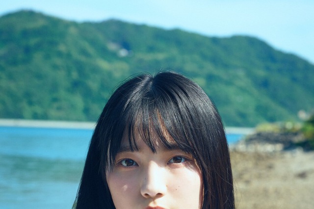 STU48・岡村梨央、1st写真集で15歳等身大の姿!「初恋を思い出すような、あたたかい気持ちになってもらえるといいな…!」 画像