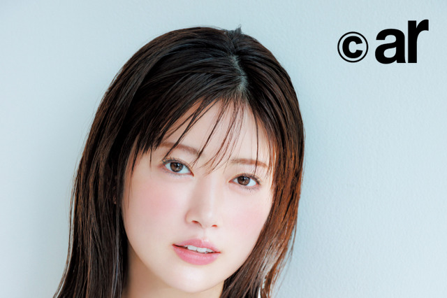 樋口日奈、魅惑のオフショル姿に…！ アイドル時代とはひと味違うオトナの魅力 画像
