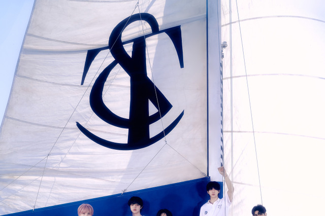 &TEAM新曲「向日葵」MV公開 白い砂浜で9人の青春描く 画像