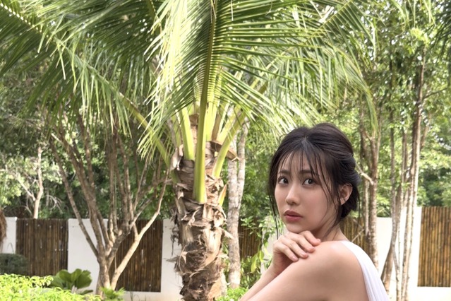 鈴木ふみ奈、きわどすぎる写真集セクシーオフショット公開 画像