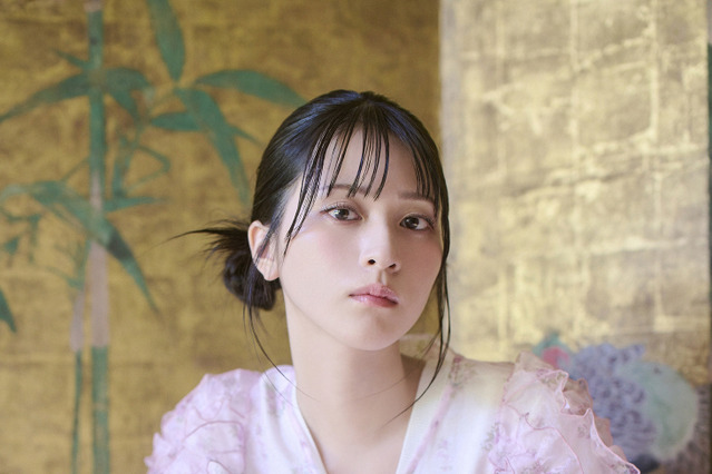 =LOVE・佐々木舞香、透明感バツグンの美貌を撮り下ろし! 大ボリュームの美麗グラビア 画像