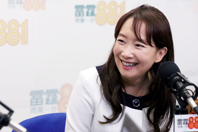 アグネス・チャン、若かりし頃のミニスカショットが“天使”すぎ!「懐かしい」「めっちゃかわいい」 画像