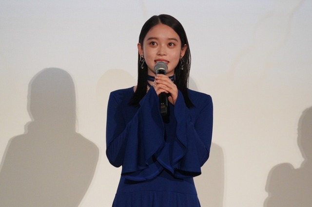 髙石あかり、映画『きみの色』初日舞台挨拶で感動の涙 画像