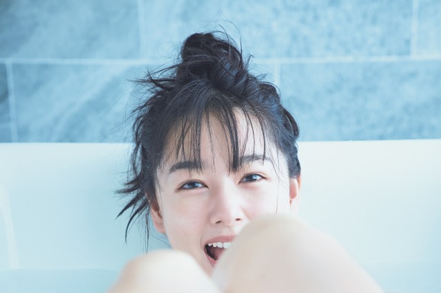 まもなく写真集発売！ 桜井日奈子、イベントの追加開催＆特別カット公開 画像