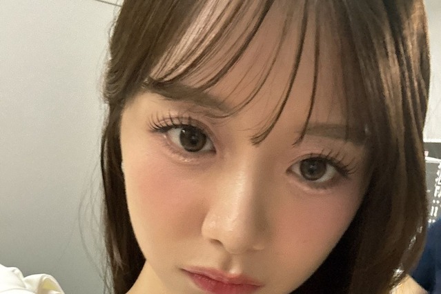 令和のあざと女王・森香澄、エレガントな白ドレスで大人っぽく… 画像