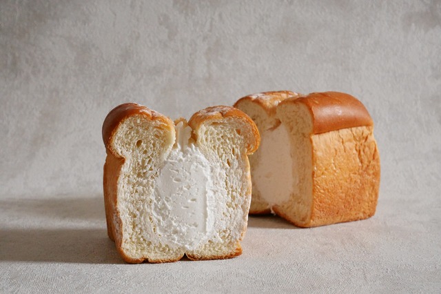 信州ご当地パン「牛乳パン」がふわふわ食感に！ブーランジュリー横浜が発売 画像