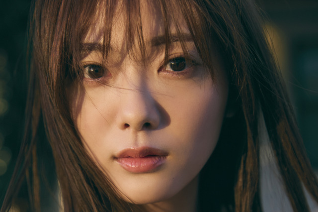 櫻坂46・田村保乃、2nd写真集先行カット第10弾！ サンタフェの夕陽に包まれた“奇跡の一枚” 画像