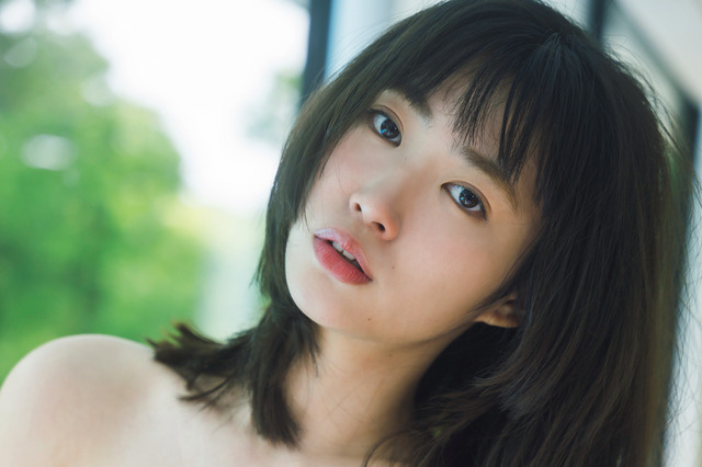 瑚々、美少女感あふれるグラビア!173センチの恵まれたスタイル撮りおろし 画像