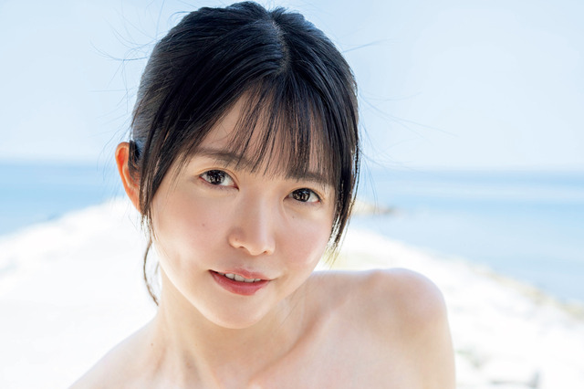 “白キャン”絶対的エース・小野寺梓、グループ解散前に大胆グラビア披露 画像