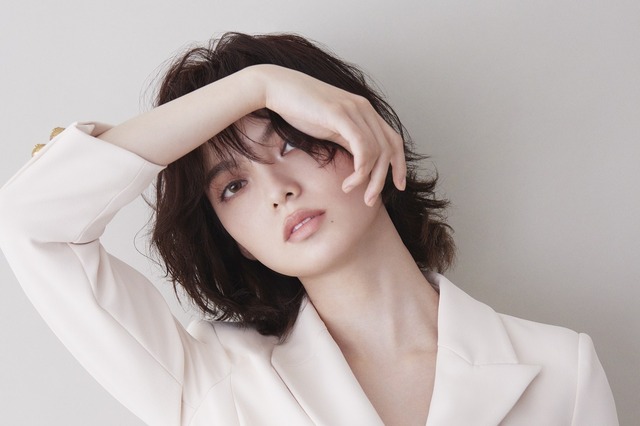平手友梨奈の新曲「bleeding love」が配信スタート! YouTubeでMVのプレミア公開も実施 画像