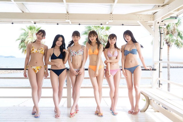 SKE48メンバー6人が水着&花嫁風衣装に! 「B.L.T.」12月号巻末グラビアに登場 画像