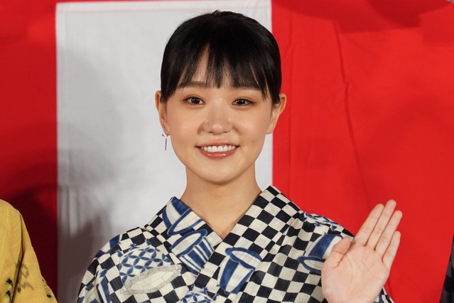 奈緒、衝撃のミドリ髪に！ NHK新ドラマのヘアスタイルをちら見せ 画像