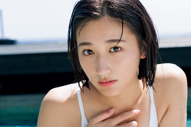 水野瞳、1st写真集から初出しカット！ 奄美大島を最大限生かした20歳の夏休みグラビア 画像