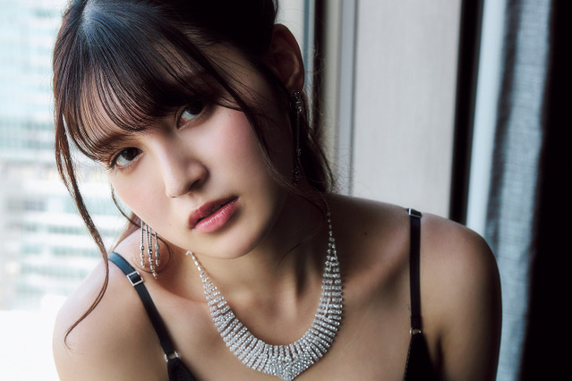 神志那結衣の妄想グラビアが刺激的！ セクシーな“キャバ嬢”に 画像