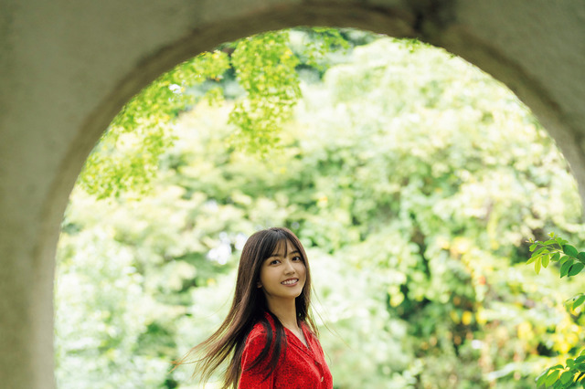 乃木坂46・久保史緒里の“オンとオフ”を撮り下ろし! 彼女の「今」が詰まった魅惑の10ページ 画像