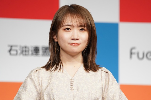 “31歳”秋元真夏、韓国の制服姿が似合いすぎ！「JKよりJK」「可愛いしか無い」 画像
