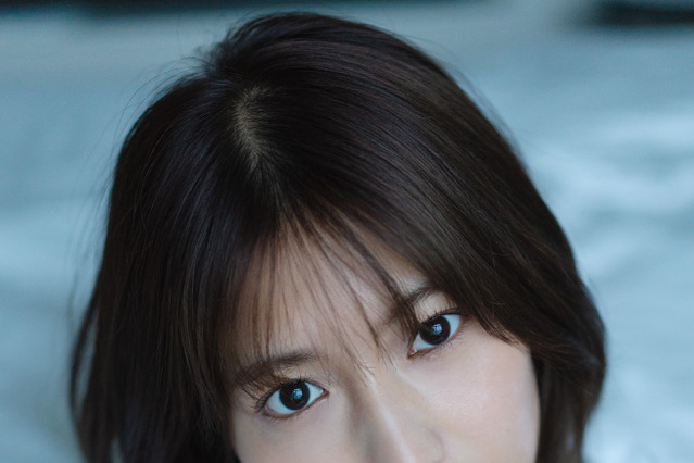 元HKT48・山下エミリー、ランジェリーや水着で素肌を大胆露出！ 「アイドルではない私を見てもらえたら」 画像