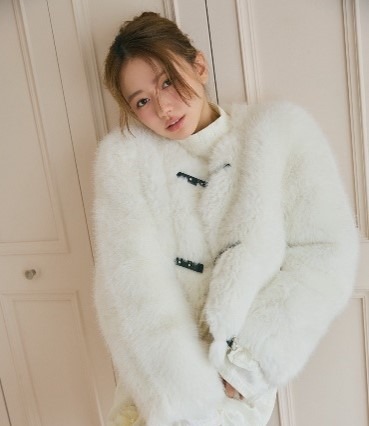 山本舞香、カジュアルからガーリーまで幅広い姿を披露! コーディネートは全6種 画像