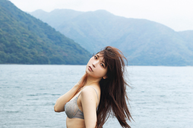 あまつまりな、「湖畔と深い森」で2.5次元級の圧巻美スタイル 画像