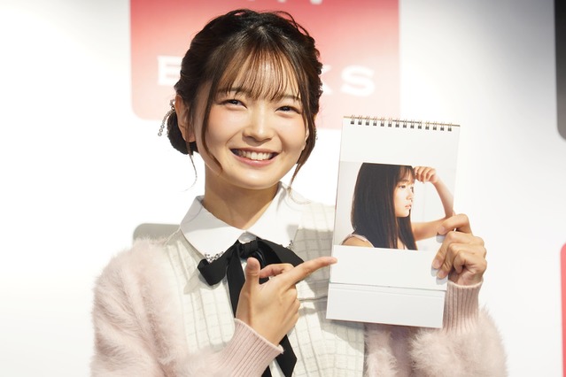 福留光帆、初カレンダーのセクシーカットに自信「これとかエッチじゃないですか」 画像
