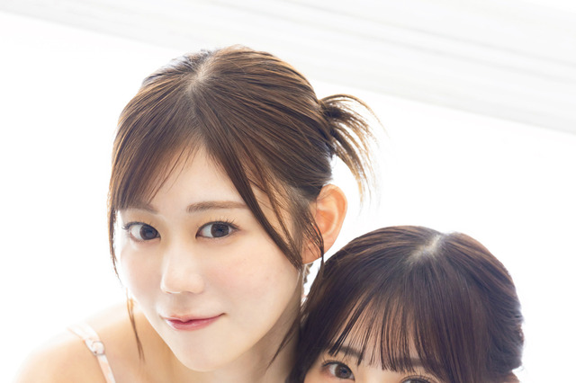ミスキャンパス姉妹・久木田菜々夏＆帆乃夏、『FLASH』水着グラビアで初共演！ 画像