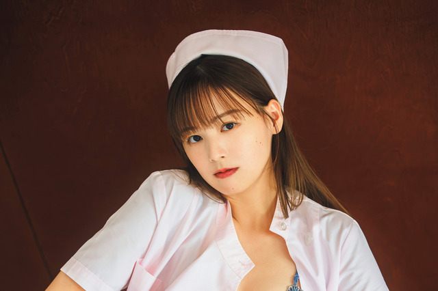 “罵倒ナース”で話題の立野沙紀、艶やかランジェリーでドSな眼差し 画像