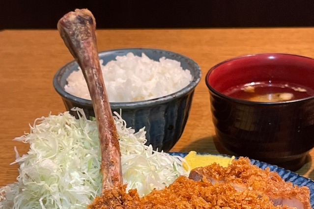 トンカツ ツキウマで「シニア割」開始!60歳以上は定食が200円オフに 画像