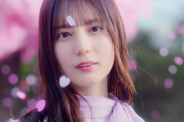 日向坂46、新曲『卒業写真だけが知ってる』MV公開! “春を告げるパレード”がテーマ 画像