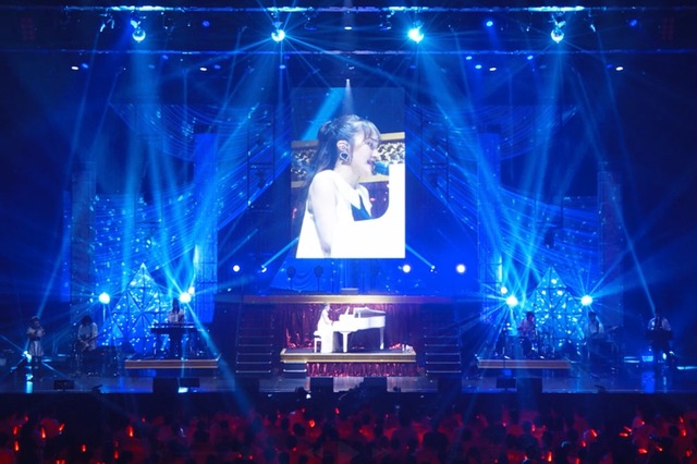 ももクロ・百田夏菜子、新曲「未知数」のライブ映像公開！ ワンピースドレスでピアノを弾き語り 画像