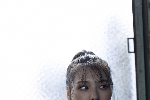 相楽伊織、別人のような“やんちゃギャル風”ショット! ギャップ満載の写真集発売 画像
