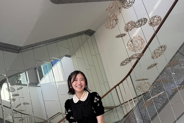 西野未姫、元AKB48“同期”の結婚式に参列! ミニ丈ドレスで黒スト美脚すらり 画像