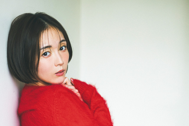 園都、同棲グラビアで無防備な姿……魅惑の美ヒップ披露! 画像