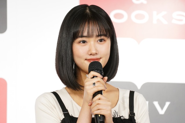 ブレイク中の原菜乃華が初カレンダー!「自分で衣装やシチュエーションなどを考えて…」 画像