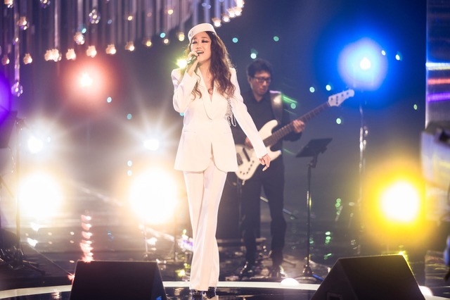 JUJU、18年ぶりに思い出のライブハウスへ! NHK『SONGS』で「奇跡を望むなら…」など披露 画像