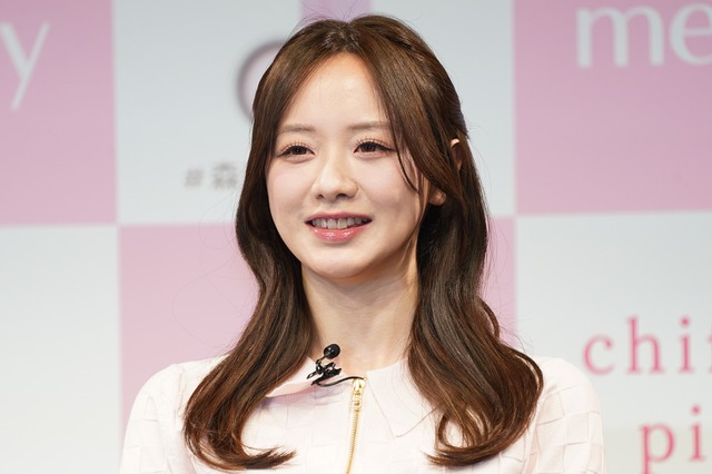 “令和のあざと女王”森香澄、ピンクの衣装でイベント登場！「ただかわいいだけじゃなく、少し大人の要素を入れて」 画像