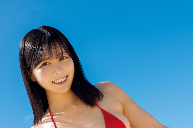 ミスFLASH2025・丸山りさ、布面積少なめビキニから“Gカップ”現役女子大生の美ボディあらわに… 画像