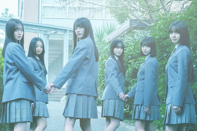 乃木坂46、6期生夏組の新たな集合写真を公開！ 制服姿で6人が全員集結 画像