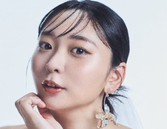 アンゴラ村長、人生初のウエディングドレス姿に！ 画像