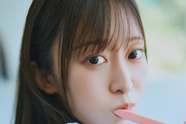声優・石飛恵里花、写真集のアザーカット使用した“2025カレンダー”発売決定 画像