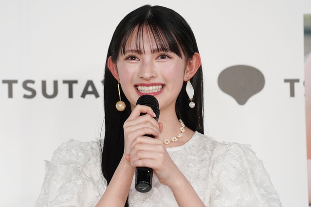 “令和一可愛いアイドル”菅田愛貴、1st写真集イベントで涙！「どうしよう！」「もう、ずるい」 画像