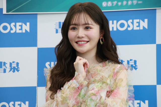込山榛香、“ほぼ裸”の1st写真集にメンバー驚き「こんなスッポンポンでいいの!?」 画像