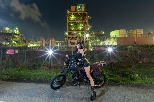 9頭身レースクイーン・相沢菜々子、バイクにまたがる美脚ショットにファン歓喜 画像